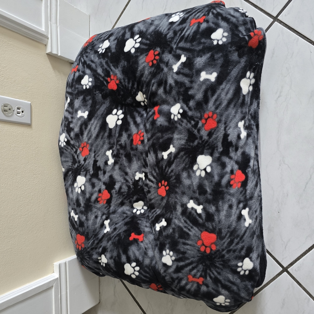 Black and Red Pet Bed with Paw Print Design New Large 33x28 Inches